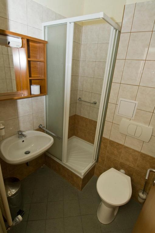 Karoly Robert Diakhotel Gyongyos Room photo