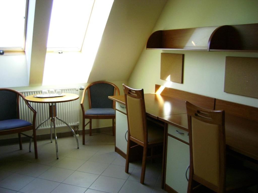 Karoly Robert Diakhotel Gyongyos Room photo